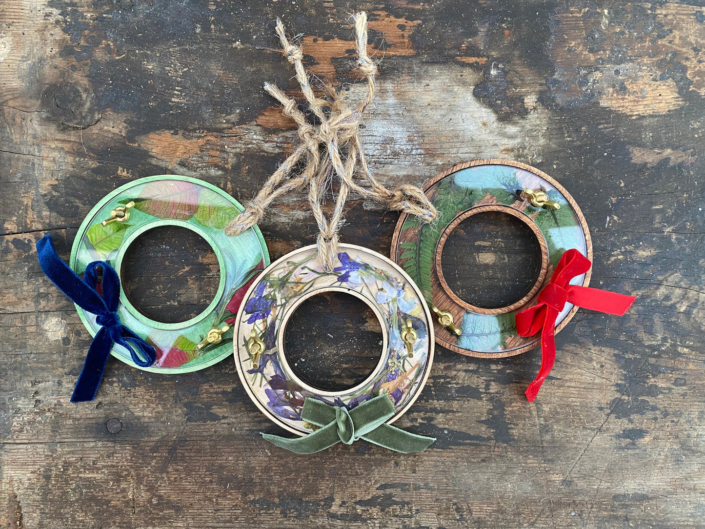 Flower Press Christmas Ornament is Perfect DIY Gift for Everyone